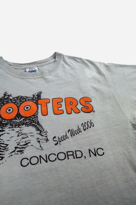 Vintage Delta T-Shirt 'Hooters' - Graphics [2000er]