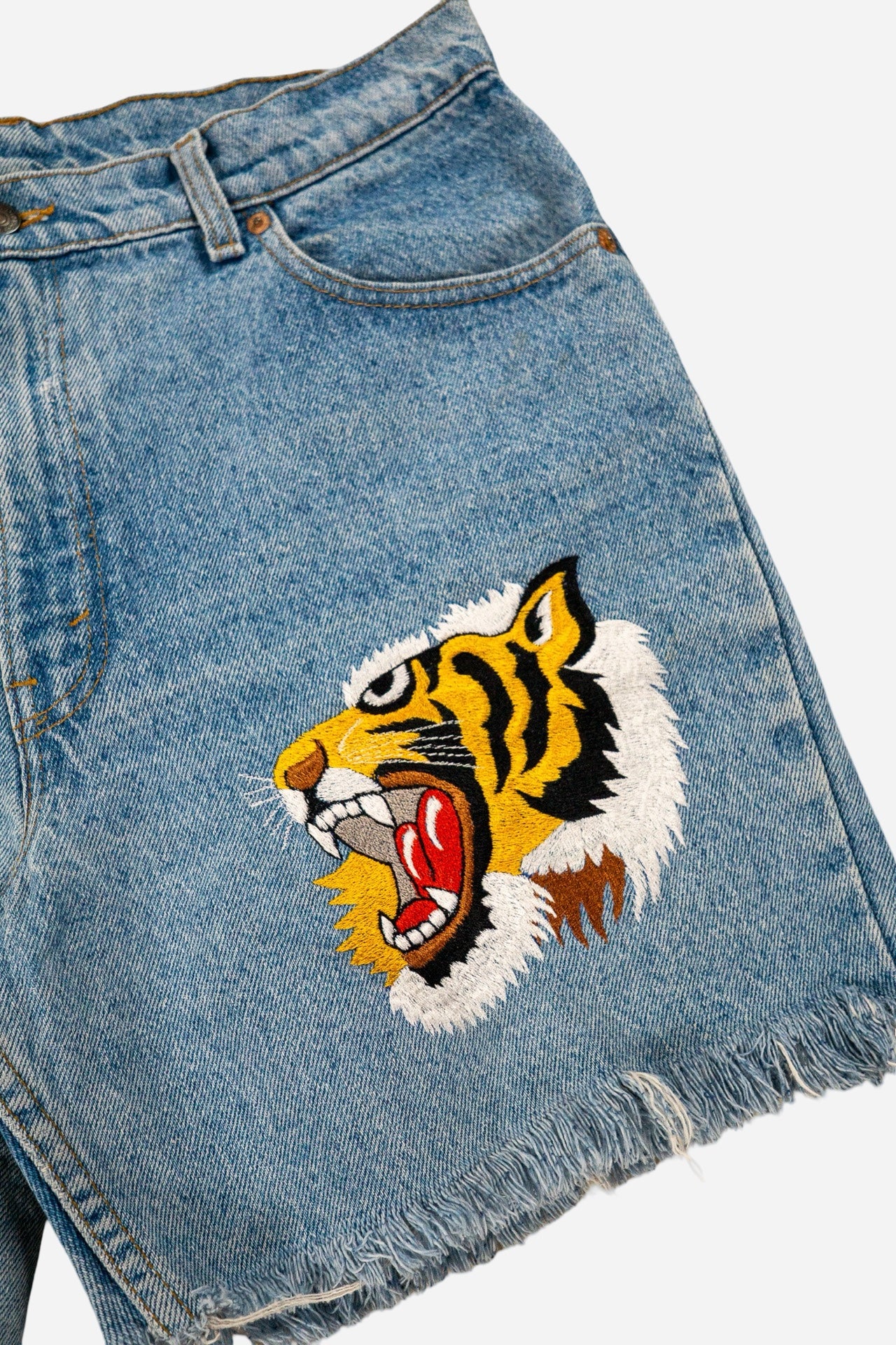 Vintage Levis Shorts Embroidery [1990s] 32