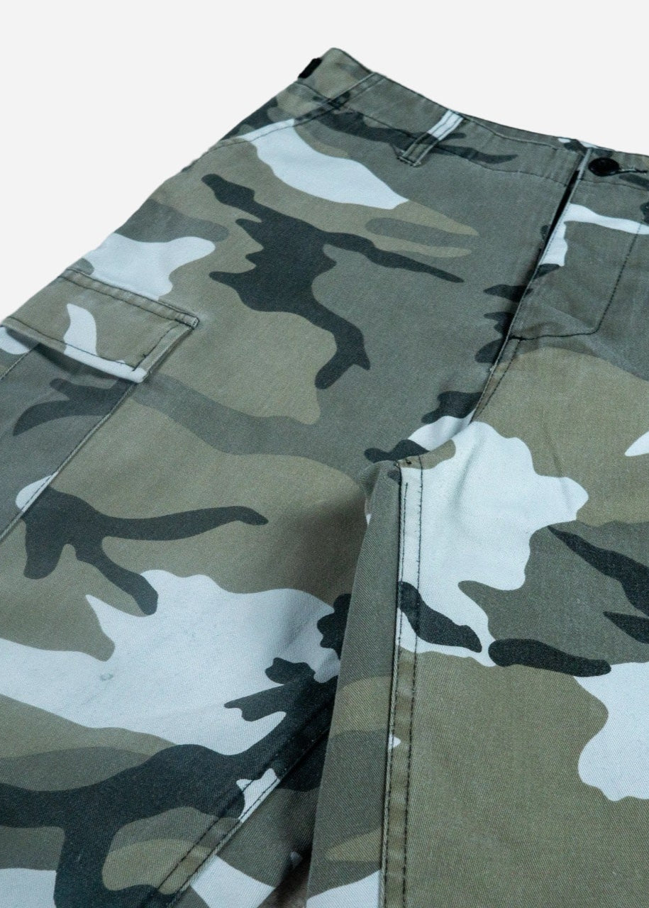 Vintage Mil-Tec Camouflage Cargo Trousers [2000s] Medium