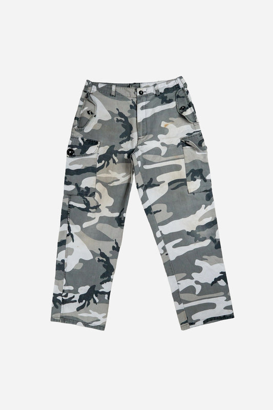 Vintage Camouflage Cargo Trousers [2000s] 32