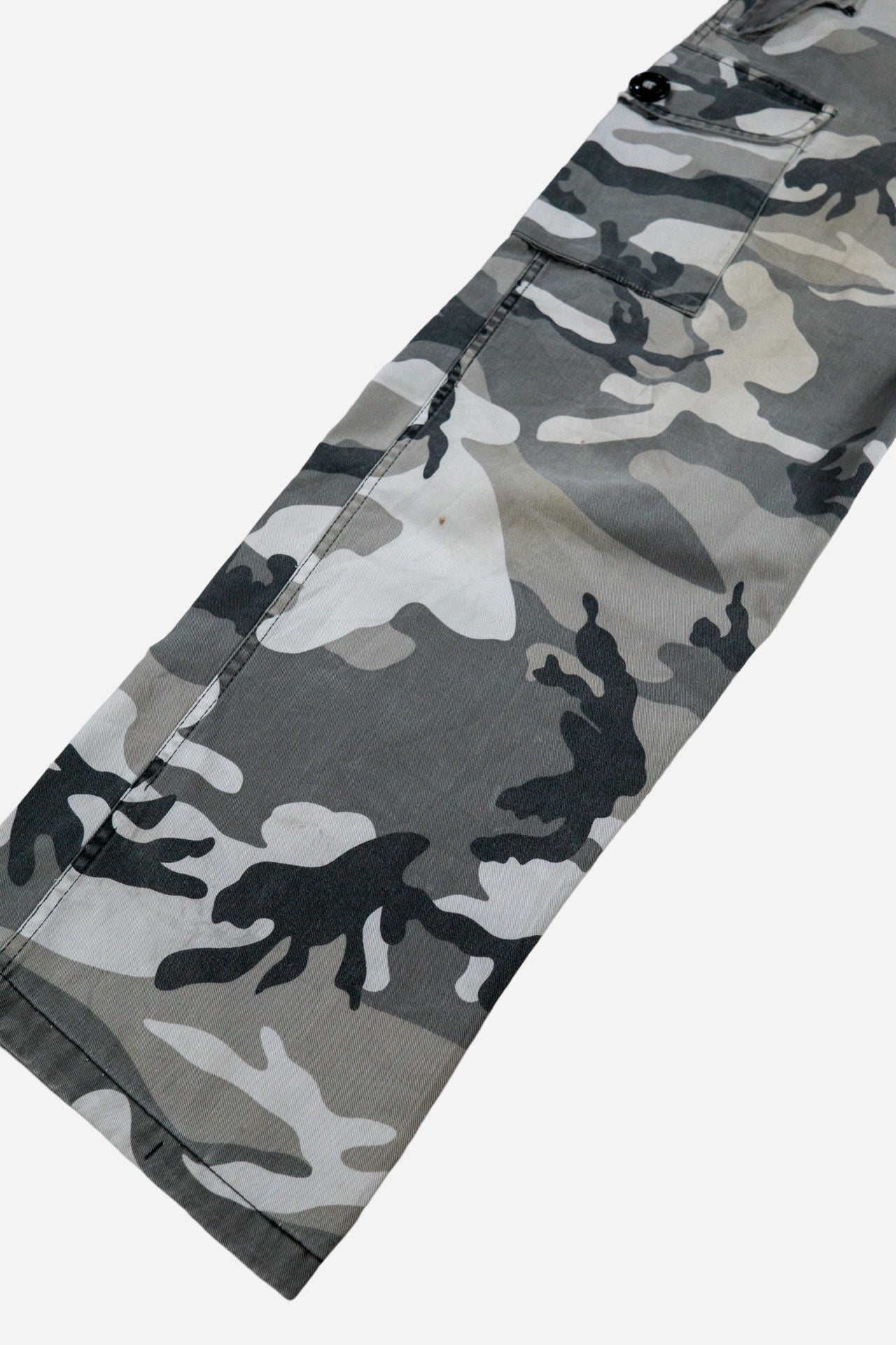 Vintage Camouflage Cargo Trousers [2000s] 32