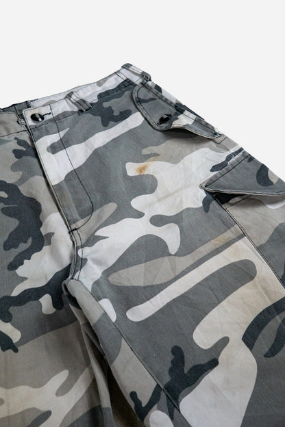 Vintage Camouflage Cargo Trousers [2000s] 32