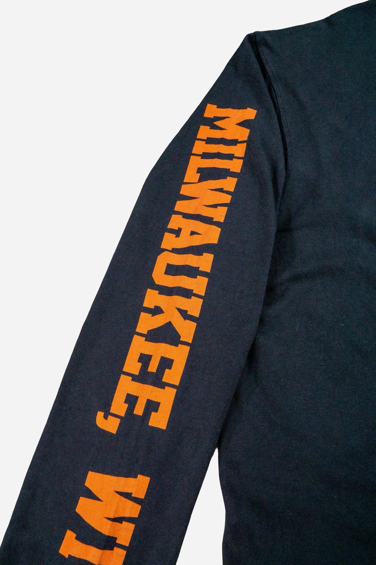 Vintage Harley-Davidson Longsleeve T-Shirt 'Milwaukee, Wi' [2000s] Medium